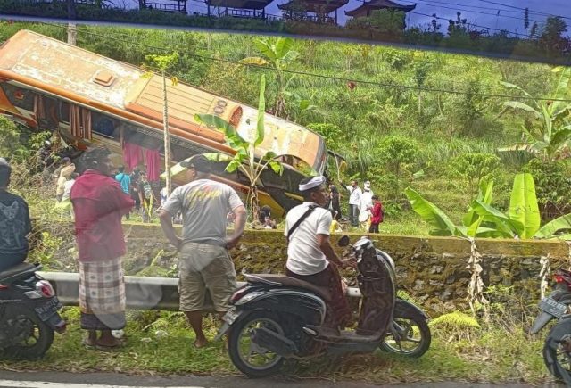 Kecelakaan Bus Pariwisata di Baturiti, 1 Tewas 8 Luka-Luka