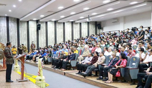 Gubernur Koster Paparkan Konsep Ekonomi Kerthi Bali Dihadapan Peserta International Summer School