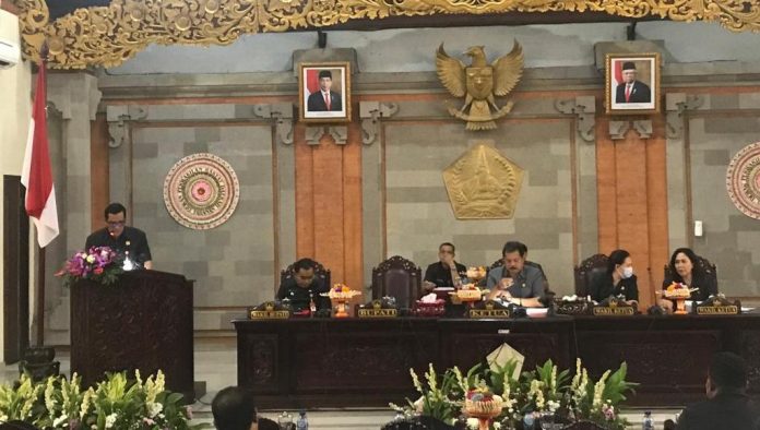 Sidang Paripurna, Bupati Sanjaya Sampaikan 3 Ranperda Kabupaten Tabanan