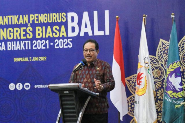 Wagub Cok Ace Hadiri Pelantikan Pengurus Asprov PSSI Bali