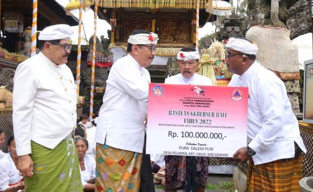 Wagub Cok Ace Hadiri Karya Melaspas Gedong Sineb Pura Dalem Puri Peliatan Ubud