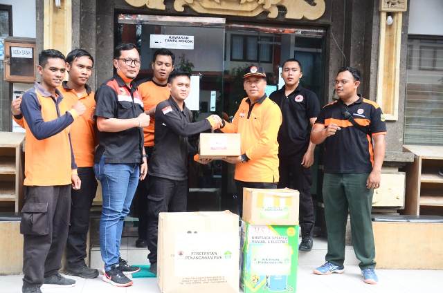 Percepat Penanganan PMK, Satgas PMK Provinsi Bali Serahkan Bantuan Logistik Ke Satgas PMK Kabupaten/Kota se Bali