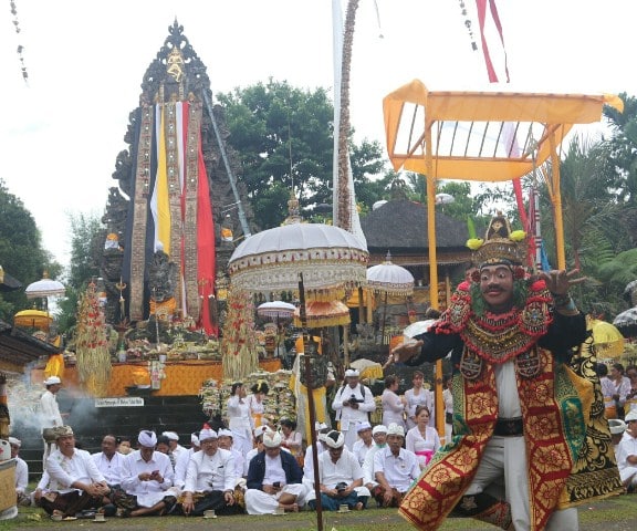 Pura Mandara Giri Semeru Agung