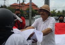 Dukung Gerakan 10 Juta Bendera Merah Putih, Kesbangpol Provinsi Bali Bagi 7000 Bendera Merah Putih Dukung Gerakan 10 Juta Bendera Merah Putih, Kesbangpol Provinsi Bali Bagi 7000 Bendera Merah Putih