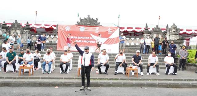 Lepas Kirab Merah Putih MBPS, Wagub Cok Ace Gelorakan Semangat Persatuan