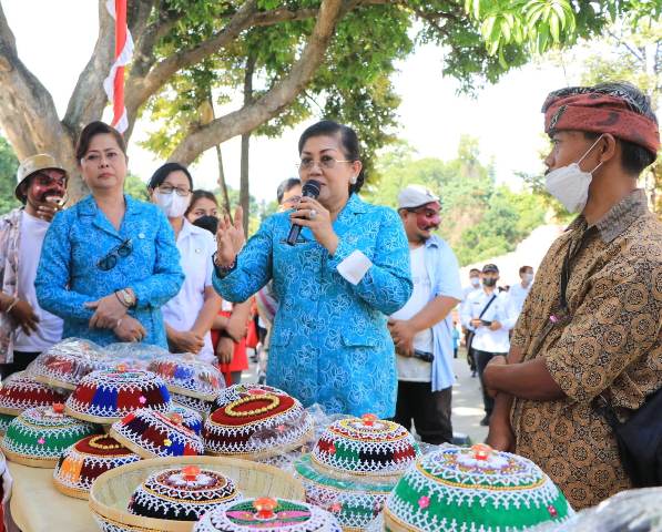 TP PKK Bali Gelar Pasar Rakyat Berbelanja dan Berbagi