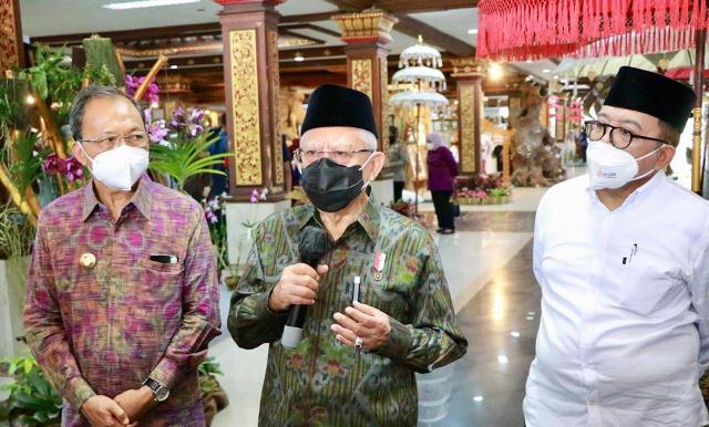 Wapres Ma’ruf Amin Apresiasi Gubernur Koster dan Ny. Putri Koster Telah Inovasikan Produk Kerajinan Tertata Sangat Rapi dan Indah di Pameran IKM Bali Bangkit