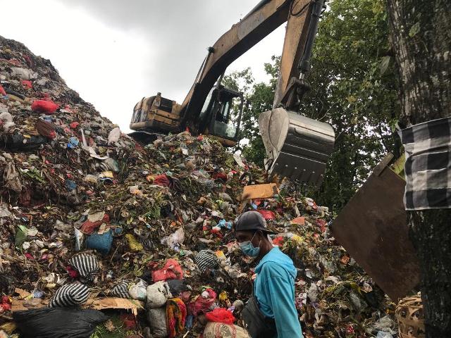 Sampah Menumpuk, Kondisi TPA Mandung Semakin Terpuruk