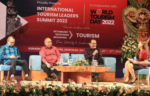 Wagub Cok Ace Menjadi Pembicara dalam Internasional Tourism Leaders Summit 2022