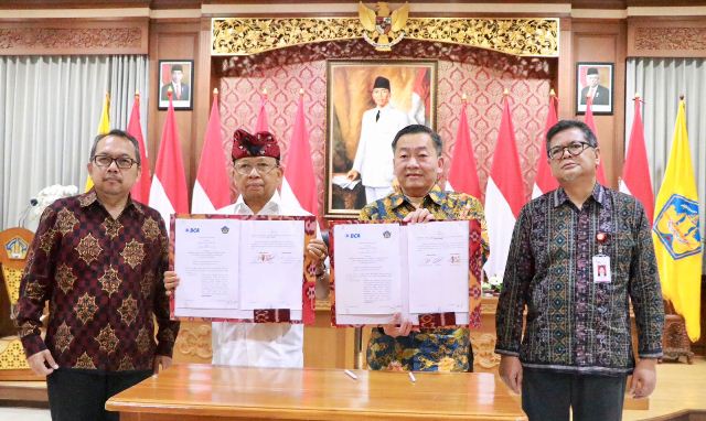 Gubernur Bali dan Direktur BCA Tandatangani KB – PKS Pemberian Fasilitas BCA E-Commerce Payment Gateway