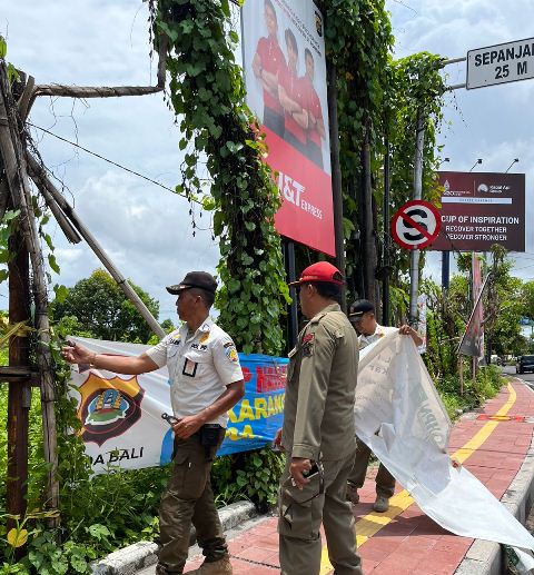 Penertiban Baliho Oleh Satpol PP Tak Ada Tebang Pilih