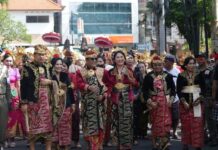 Semarak HUT ke-529 Kota Tabanan dengan Parade Budaya Nusantara Semarak HUT ke-529 Kota Tabanan dengan Parade Budaya Nusantara