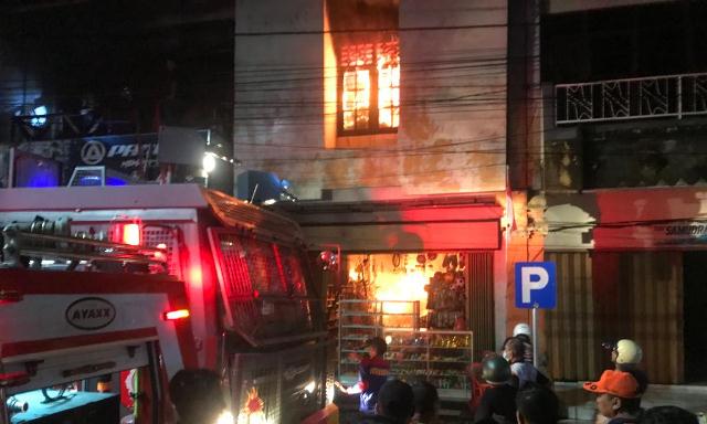 Toko Cakra Tabanan Ludes Terbakar