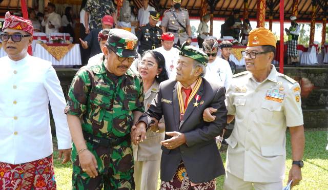 Wagub Cok Ace Ajak Generasi Milenial Tiru Keteladanan Pahlawan Pejuang Kemerdekaan