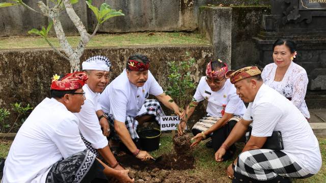 Perayaan Tumpek Wariga, Ketua DPRD Tabanan Ajak Warga Jaga Keharmonisan Alam Untuk Kesejahteraan