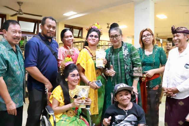 Ketua Dekranasda Buka Festival Karya Seni Disabilitas Bali