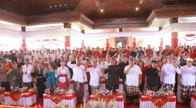 Bupati, Panglingsir Puri Sampai Tokoh Masyarakat Se-Kabupaten Gianyar Dukung Gubernur Koster Lanjutkan Pembangunan Bali