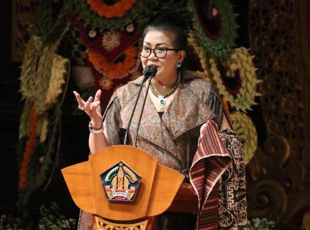 Ny. Putri Koster Buka Pameran IKM Bali Bangkit Tahap I tahun 2023