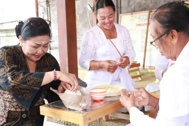 Manggala Utama PAKIS Bali Ngayah di Pura Dalem Kupa Desa Nongan