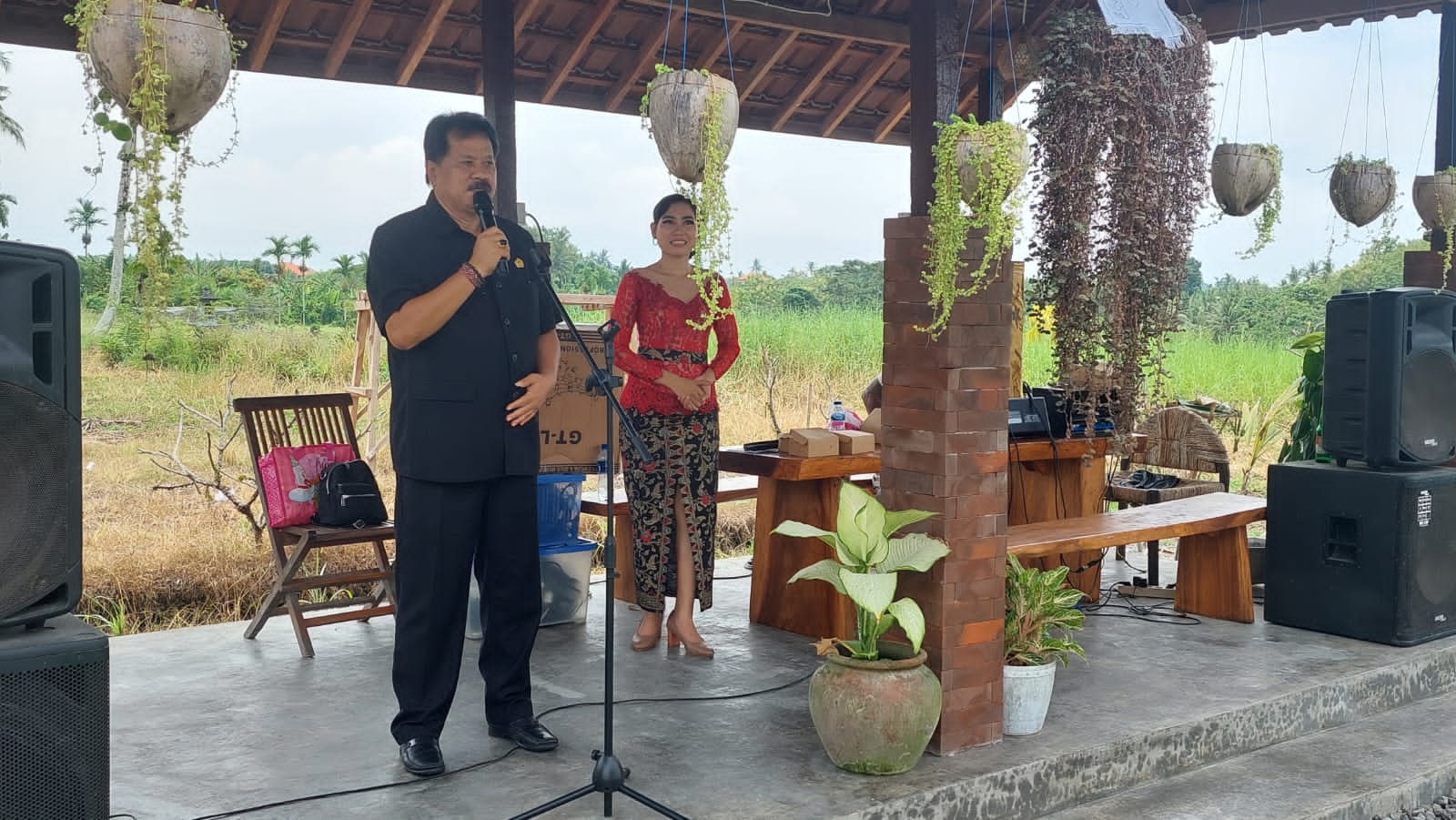 Usaha Makanan Tumbuh, Ketua DPRD Tabanan Hadiri Launching Kedai Binggo, Ingatkan Tertib Perizinan