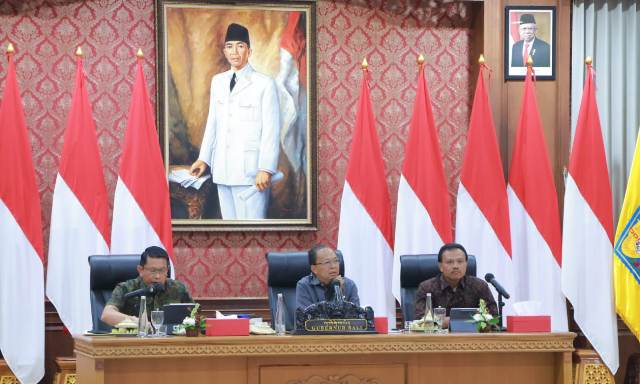 Gubernur Bali Pimpin Persiapan Dukungan Pelaksanaan Karya Ida Bhatara Turun Kabeh di Pura Agung Besakih