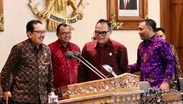 Rapat Paripurna ke-11 DPRD Bali Tahun 2023 Terkait Raperda Bali