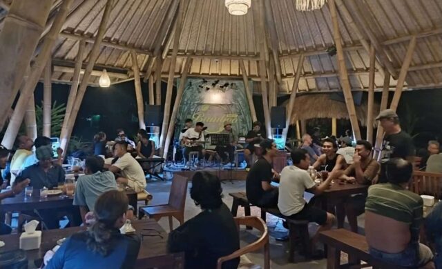 Warung Bambu