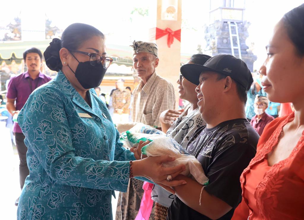  Aksi Sosial Menyapa dan Berbagi TP PKK Bali di Kabupaten Tabanan Hari ke-2