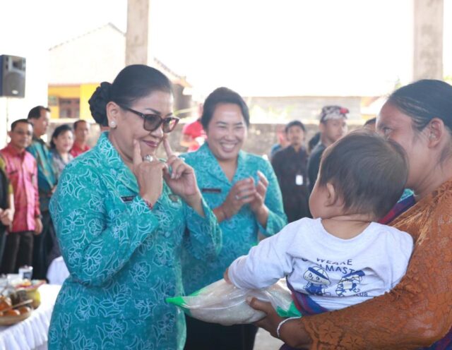 Aksi Sosial Menyapa dan Berbagi TP PKK Bali di Kabupaten Bangli