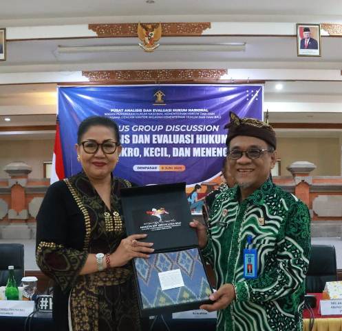 Ny. Putri Koster Jadi Narasumber FGD Analisis dan Evaluasi Hukum UMKM