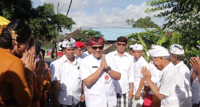 Bupati Tabanan Hadiri Karya Pujawali Jelih di Pura Tri Kahyangan Tiga Desa Pekraman Sarasidi