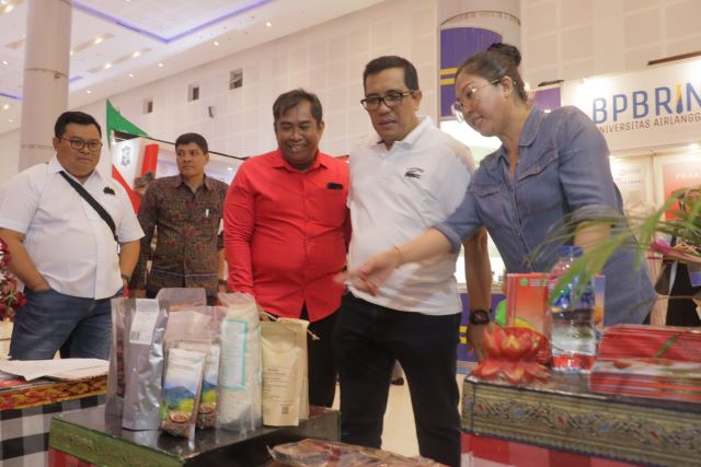 Bupati Sanjaya  Dukung UMKM Tabanan Berpartisipasi dalam Surabaya Great Expo