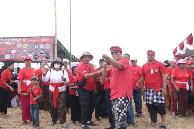 Bupati Tabanan Buka Festival Layang-Layang II di Desa Pangkung Karung