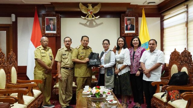 Pj. Gubernur Bali  Tegaskan  Pungutan Wisatawan Asing Untuk Penanganan Sampah dan Pelestarian Budaya