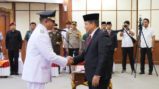 Pj. Gubernur Bali Lantik I Dewa Tagel Wirasa Jadi Pj. Bupati Gianyar