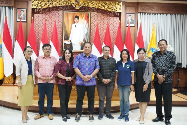 ‘Ngrombo’ Kemiskinan Ekstrem, S.M Mahendra Jaya Ajak Relawan Kemanusiaan di Bali