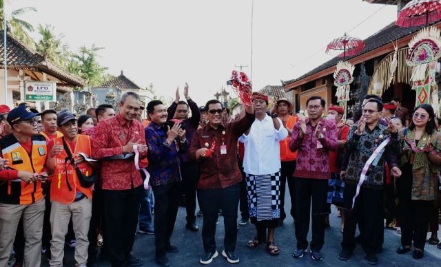 Bupati Sanjaya Resmikan Ruas Jalan Telaga Tunjung-Jegu