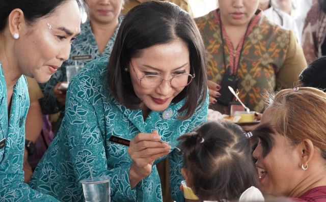 Kawal Balita Bebas Stunting, Penjabat Ketua TP PKK Bali Ny. drg. Ida Mahendra Jaya Sambangi Kabupaten Jembrana