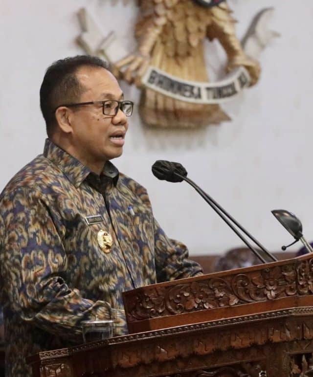 Pj. Gubernur Mahendra Jaya Sampaikan Dua Raperda pada Rapat Paripurna DPRD Bali