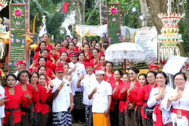 Bupati Sanjaya Dukung Pelestarian Budaya dan Pembangunan Desa Adat Peneng