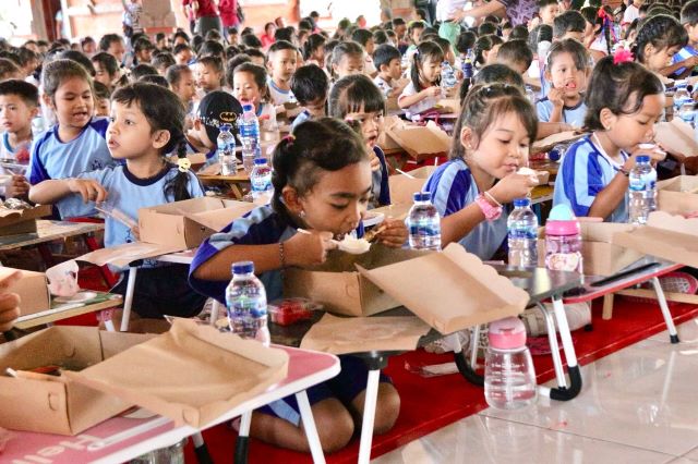 Cegah Stunting: Ny. Rai Wahyuni Gencar Edukasi Gemar Makan Ikan