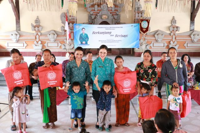 Lanjutkan Program “Berkunjung dan Berbagi TP PKK Bali”, Ny. drg Ida Mahendra Jaya Minta Kader PKK Sosialisasikan “Porsi Isi Piringku”.