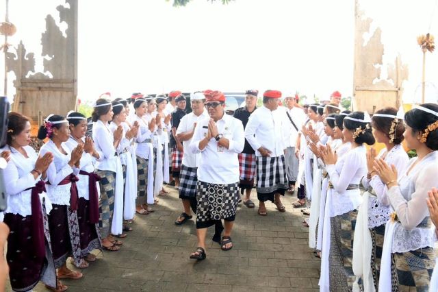 Bupati Tabanan Hadiri Rentetan Pemelaspasan dan Karya Agung di Tiga Lokasi