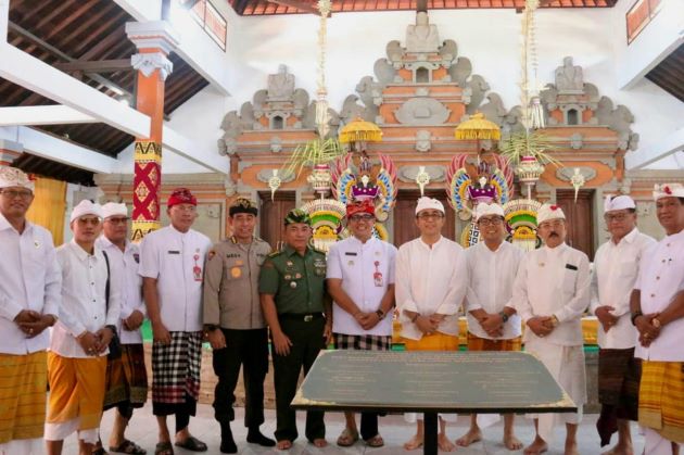 Bupati Tabanan Hadiri Upacara di Pura Mutering Jagat Dalem Sidakarya