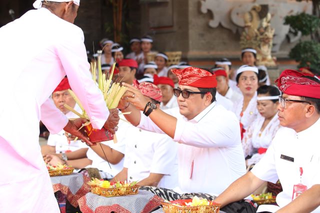 Persembahyangan Hari Suci Saraswati