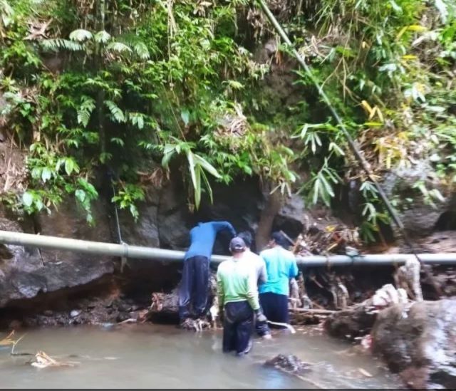 Sigap Perumda TAB Tangani Putusnya Distribusi Air di Desa Dalang dan Gadungan