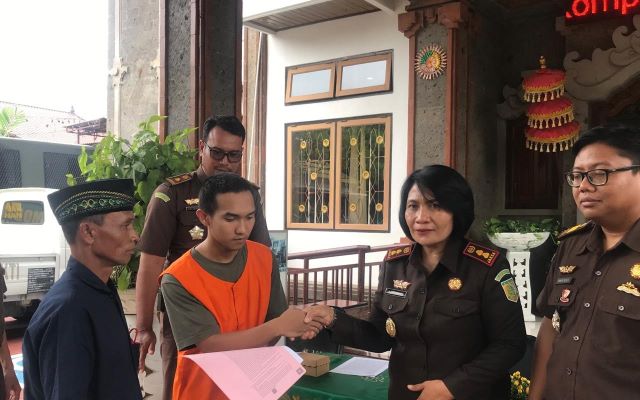 Kejari Tabanan Hentikan Perkara Pencurian Handphone Lewat Restorative Justice