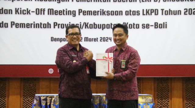 Bupati Tabanan Serahkan LKPD Unaudited Tahun 2023