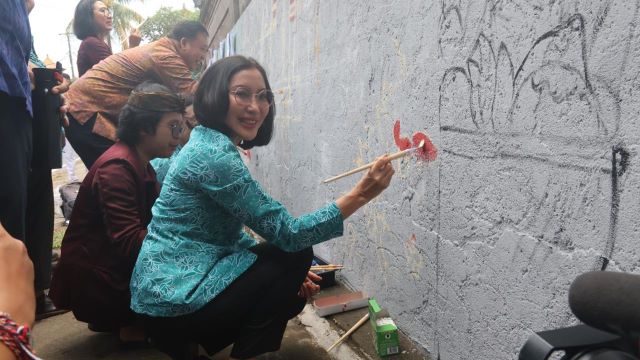 Pj. Ketua TP PKK Provinsi Bali Mengajak Semua Pihak ‘Ngrombo’ Sukseskan Desa Binaan Telajakan Bersemi di Desa Temesi