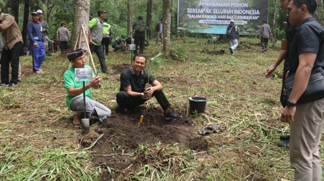 Sekda Dewa Indra Dorong Konsep Perhutanan Sosial: Kelestarian Hutan dan Kesejahteraan Masyarakat